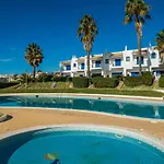 3 Bedroom In Oura With Amazing Pool At Walking Distance To Beach, Strip And Old Town, Wifi And Ac, Private Apartment Albufeira