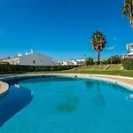 Apartment 3 Bedroom In Oura With Amazing Pool At Walking Distance To Beach, Strip And Old Town, Wifi And Ac, Private Albufeira