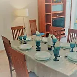 Appartement 3 Bedroom In Oura With Amazing Pool At Walking Distance To Beach, Strip And Old Town, Wifi And Ac, Private Albufeira