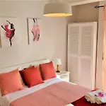 3 Bedroom In Oura With Amazing Pool At Walking Distance To Beach, Strip And Old Town, Wifi And Ac, Private Albufeira