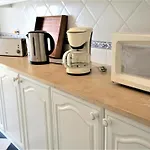 Lejlighed 3 Bedroom In Oura With Amazing Pool At Walking Distance To Beach, Strip And Old Town, Wifi And Ac, Private *