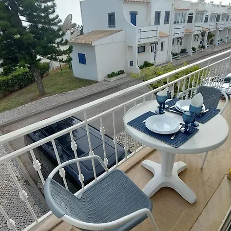 3 Bedroom In Oura With Amazing Pool At Walking Distance To Beach, Strip And Old Town, Wifi And Ac, Private Апартаменты