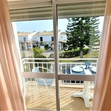 3 Bedroom In Oura With Amazing Pool At Walking Distance To Beach, Strip And Old Town, Wifi And Ac, Private Апартаменты Албуфейра