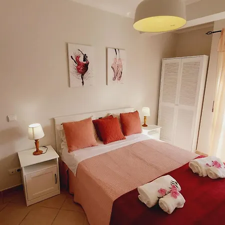 Apartmán 3 Bedroom In Oura With Amazing Pool At Walking Distance To Beach, Strip And Old Town, Wifi And Ac, Private