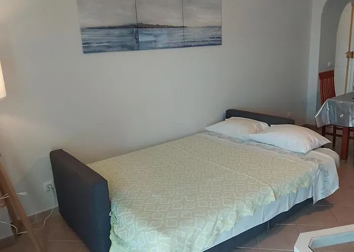 3 Bedroom In Oura With Amazing Pool At Walking Distance To Beach, Strip And Old Town, Wifi And Ac, Private Albufeira