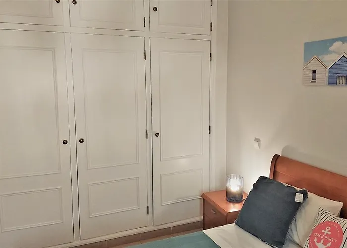 3 Bedroom In Oura With Amazing Pool At Walking Distance To Beach, Strip And Old Town, Wifi And Ac, Private Lägenhet Albufeira