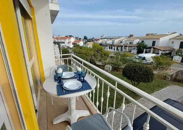 3 Bedroom In Oura With Amazing Pool At Walking Distance To Beach, Strip And Old Town, Wifi And Ac, Private شقة