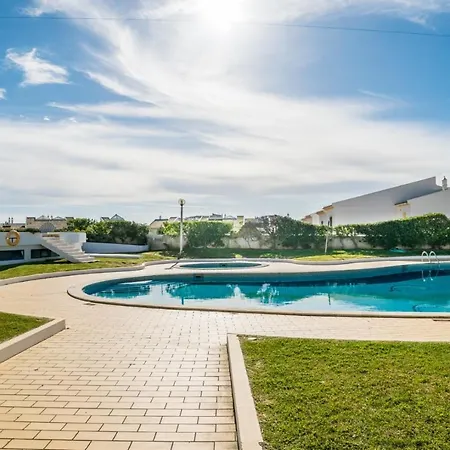 Apartamento 3 Bedroom In Oura With Amazing Pool At Walking Distance To Beach, Strip And Old Town, Wifi And Ac, Private
